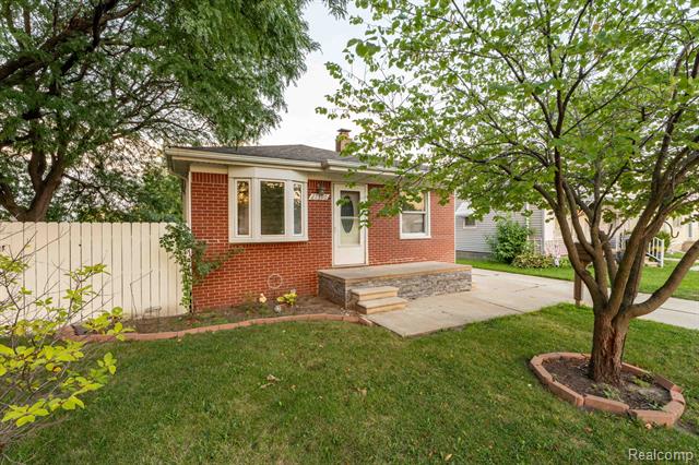 Builiding view thirty three for 27390 Seyburn, Warren, MI. 48092