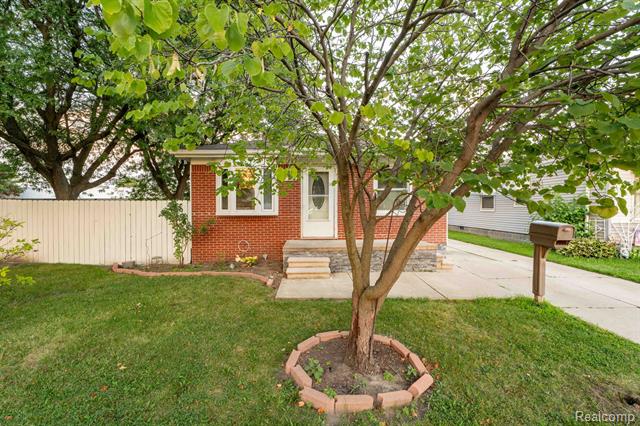 Builiding view thirty two for 27390 Seyburn, Warren, MI. 48092