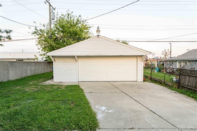 Builiding view twenty six for 27390 Seyburn, Warren, MI. 48092