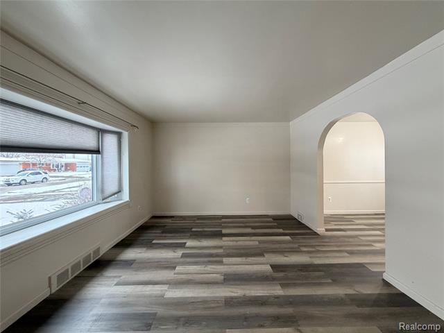 Builiding view fifteen for 27233 Audrey, Warren, MI. 48092