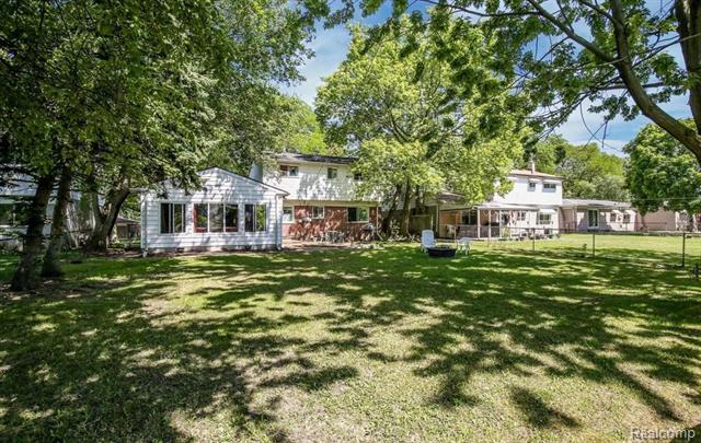 Builiding view thirty one for 27233 Audrey, Warren, MI. 48092