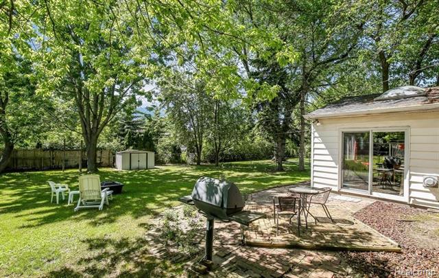 Builiding view thirty for 27233 Audrey, Warren, MI. 48092