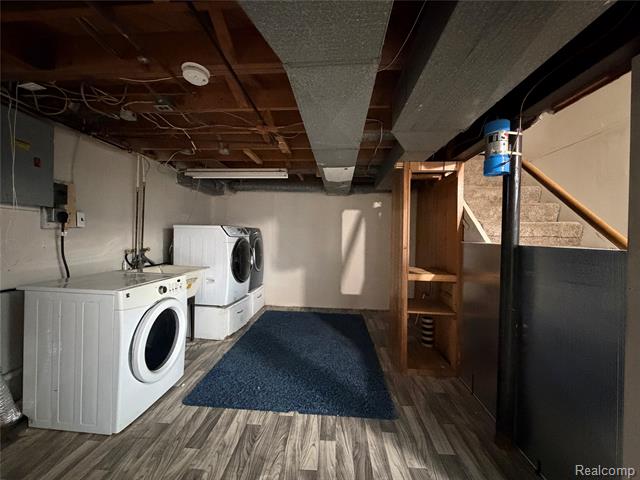 Builiding view twenty eight for 27233 Audrey, Warren, MI. 48092