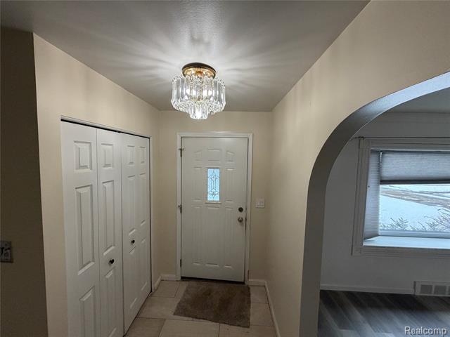 Builiding view twenty five for 27233 Audrey, Warren, MI. 48092