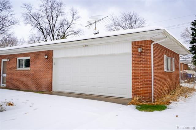 Builiding view three for 28031 Lorraine, Warren, MI. 48093