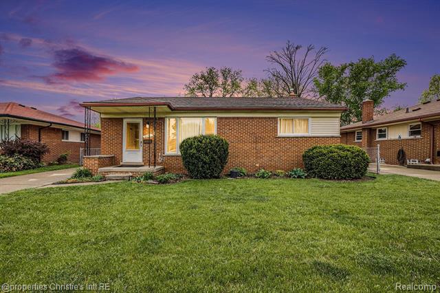 front view for 8458 Francine, Warren, Mi. 48093