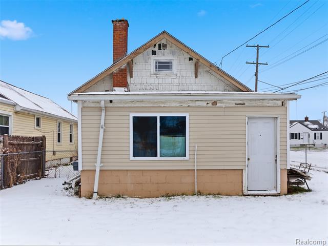 Builiding view two for 17392 Tennyson, Roseville, MI. 48066