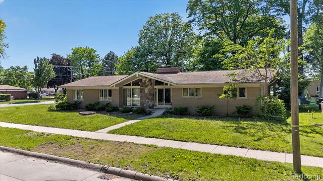 Builiding view fifty four for 28013 Roan, Warren, MI. 48093