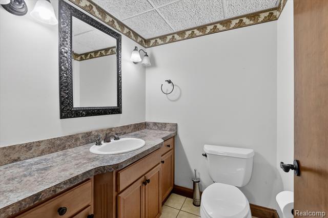 Builiding view forty three for 28013 Roan, Warren, MI. 48093