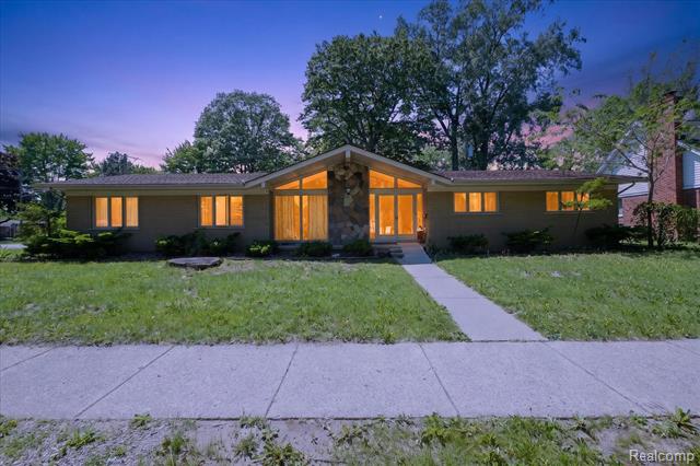 Builiding view four for 28013 Roan, Warren, MI. 48093