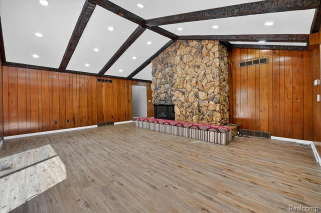 Builiding view ten for 28013 Roan, Warren, MI. 48093