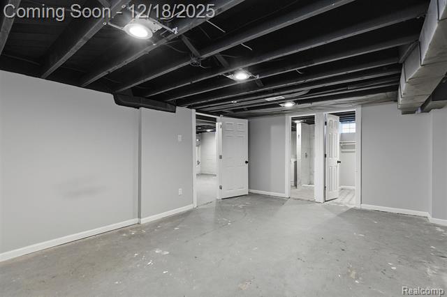 Builiding view nineteen for 27550 Garfield, Roseville, MI. 48066