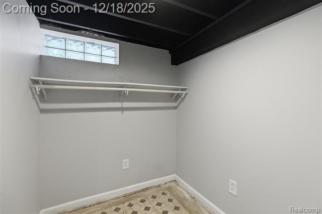 Builiding view twenty one for 27550 Garfield, Roseville, MI. 48066