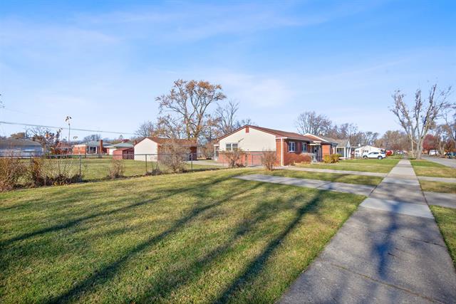 Builiding view twenty one for 28117 Roy, Saint Clair Shores, MI. 48081