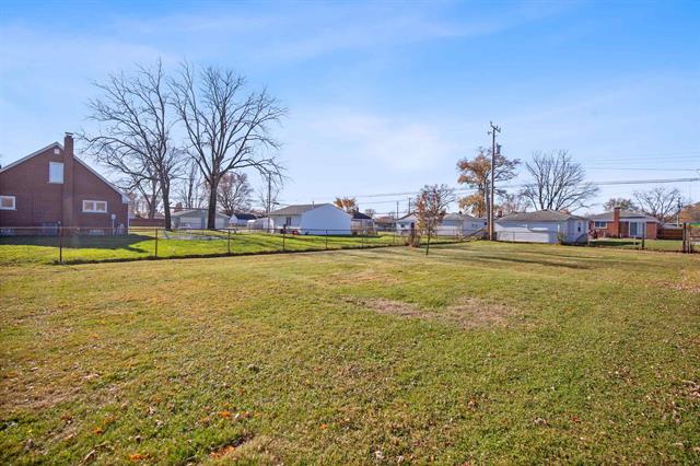 Builiding view twenty two for 28117 Roy, Saint Clair Shores, MI. 48081