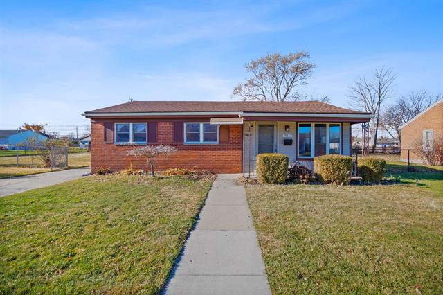 front view for 28117 Roy, Saint Clair Shores, Mi. 48081