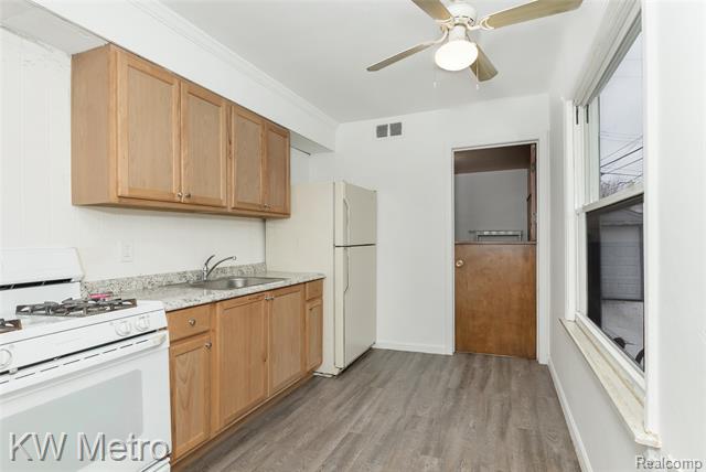 Builiding view five for 28207 Grant, Saint Clair Shores, MI. 48081