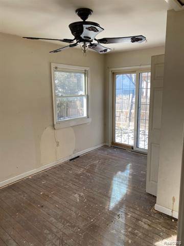 Builiding view eight for 27869 Tighe, Roseville, MI. 48066