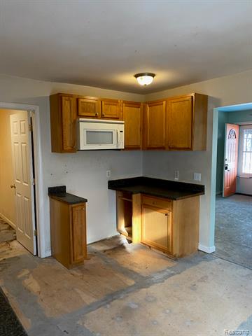 Builiding view four for 27869 Tighe, Roseville, MI. 48066