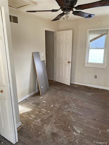 Builiding view six for 27869 Tighe, Roseville, MI. 48066