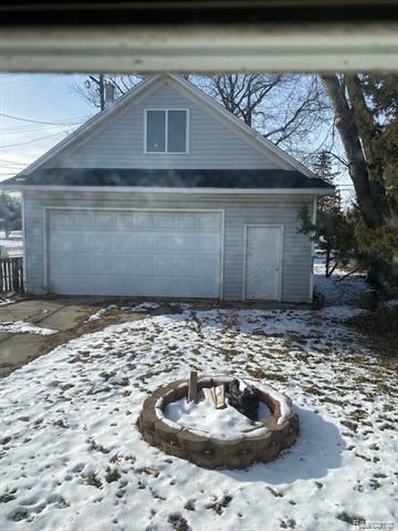 Builiding view ten for 27869 Tighe, Roseville, MI. 48066