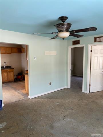 Builiding view two for 27869 Tighe, Roseville, MI. 48066