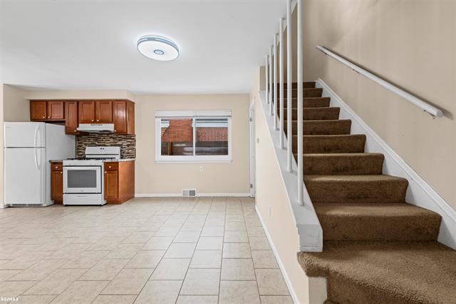 Builiding view eight for 11311 Irvington, Warren, MI. 48093