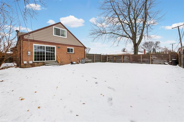 Builiding view forty four for 11311 Irvington, Warren, MI. 48093