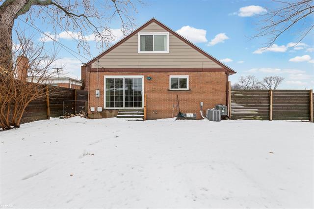 Builiding view forty one for 11311 Irvington, Warren, MI. 48093