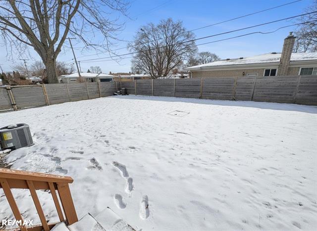 Builiding view forty six for 11311 Irvington, Warren, MI. 48093