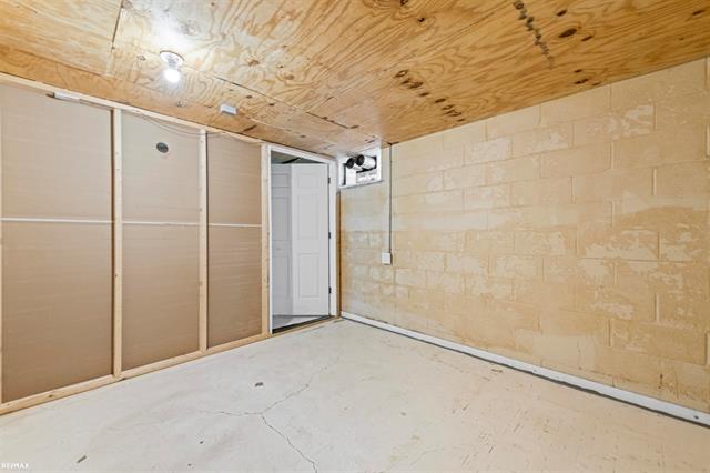 Builiding view forty for 11311 Irvington, Warren, MI. 48093