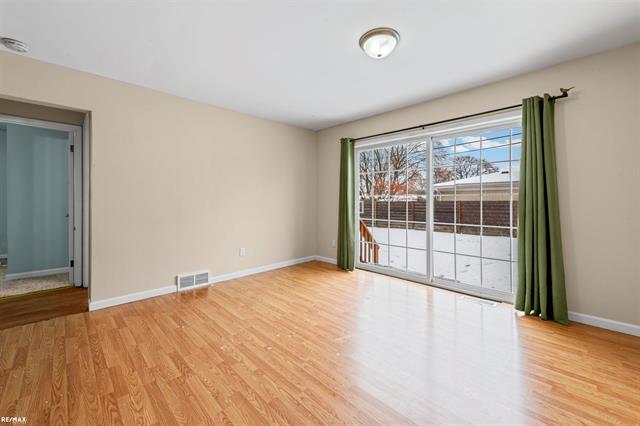 Builiding view fourteen for 11311 Irvington, Warren, MI. 48093