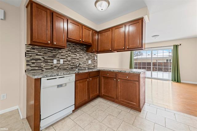 Builiding view nine for 11311 Irvington, Warren, MI. 48093