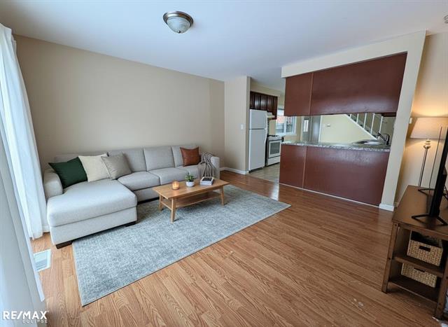 Builiding view seventeen for 11311 Irvington, Warren, MI. 48093