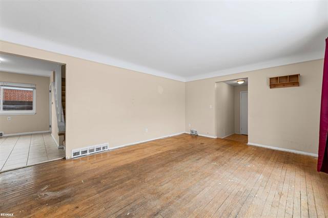 Builiding view six for 11311 Irvington, Warren, MI. 48093