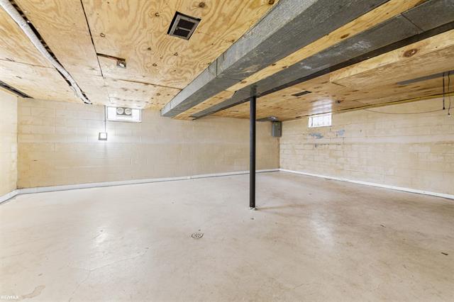 Builiding view thirty eight for 11311 Irvington, Warren, MI. 48093