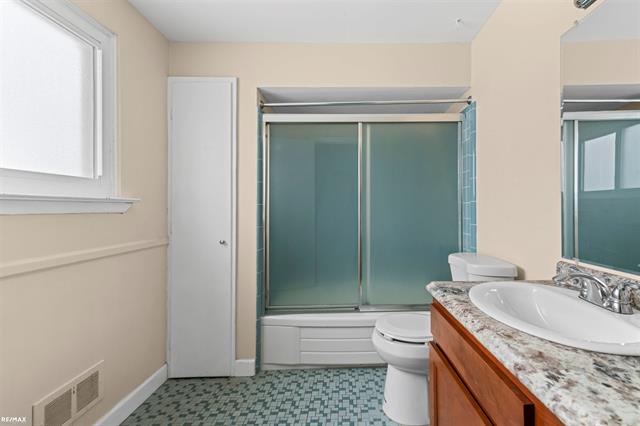 Builiding view twenty seven for 11311 Irvington, Warren, MI. 48093