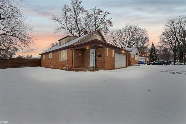 front view for 11311 Irvington, Warren, Mi. 48093