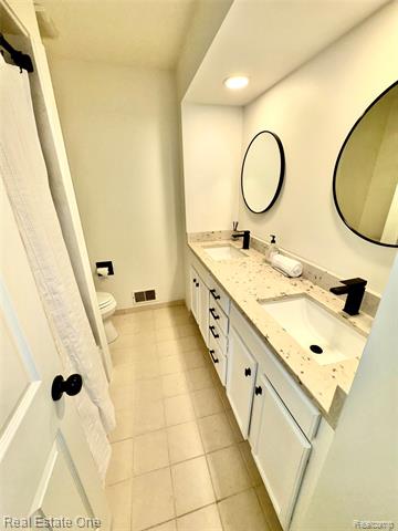 Builiding view eight for 4775 Stanley, Warren, MI. 48092