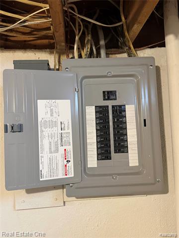 Builiding view eighteen for 4775 Stanley, Warren, MI. 48092