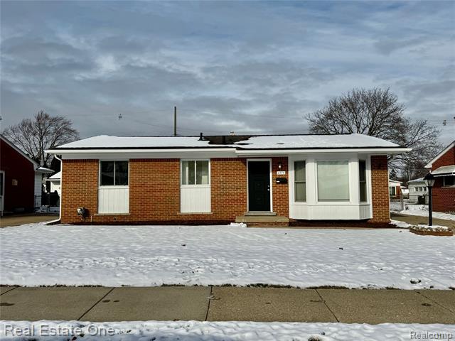 front view for 4775 Stanley, Warren, Mi. 48092