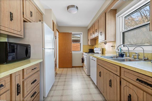 Builiding view nine for 28506 Kimberly, Saint Clair Shores, MI. 48081