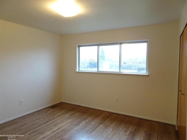 Builiding view fourteen for 28435 Flanders, Warren, MI. 48088