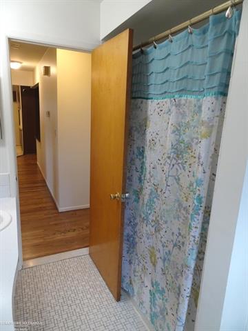 Builiding view seventeen for 28435 Flanders, Warren, MI. 48088