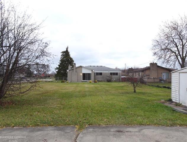 Builiding view thirty one for 28435 Flanders, Warren, MI. 48088