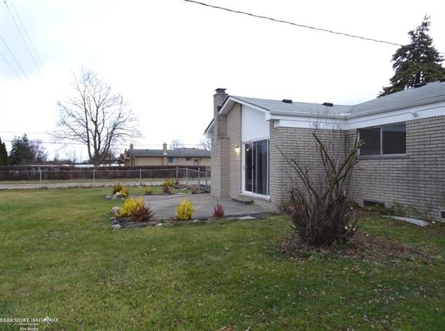 Builiding view twenty nine for 28435 Flanders, Warren, MI. 48088