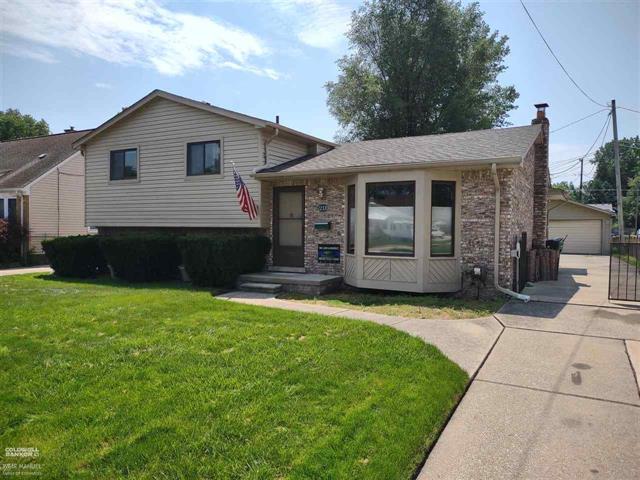 front view for 22370 St Gertrude, Saint Clair Shores, Mi. 48081