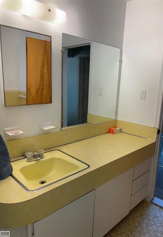 Builiding view eleven for 11582 Gerald, Warren, MI. 48093