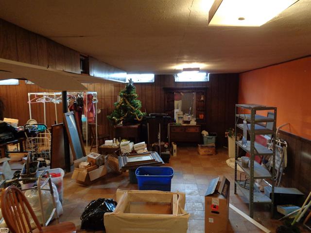 Builiding view nineteen for 11582 Gerald, Warren, MI. 48093