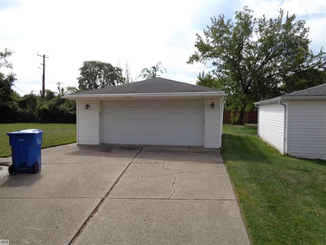 Builiding view one for 11582 Gerald, Warren, MI. 48093